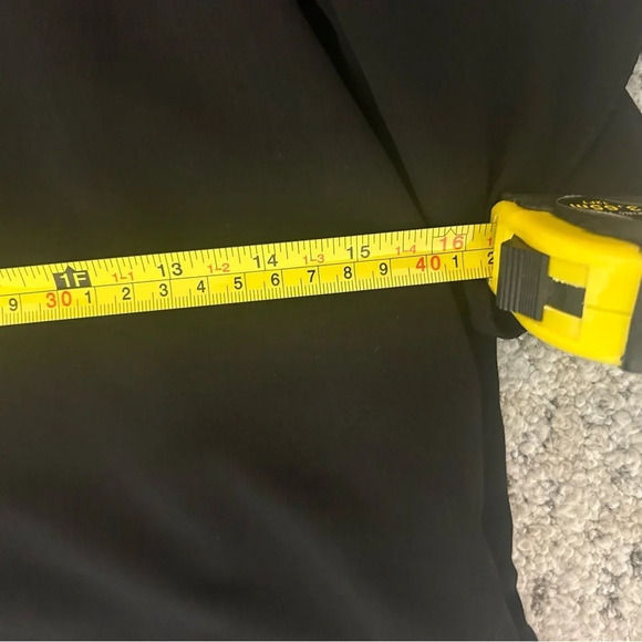 Halston black silk dress size M excellent condition flutter sleeves great dress - Picture 10 of 10